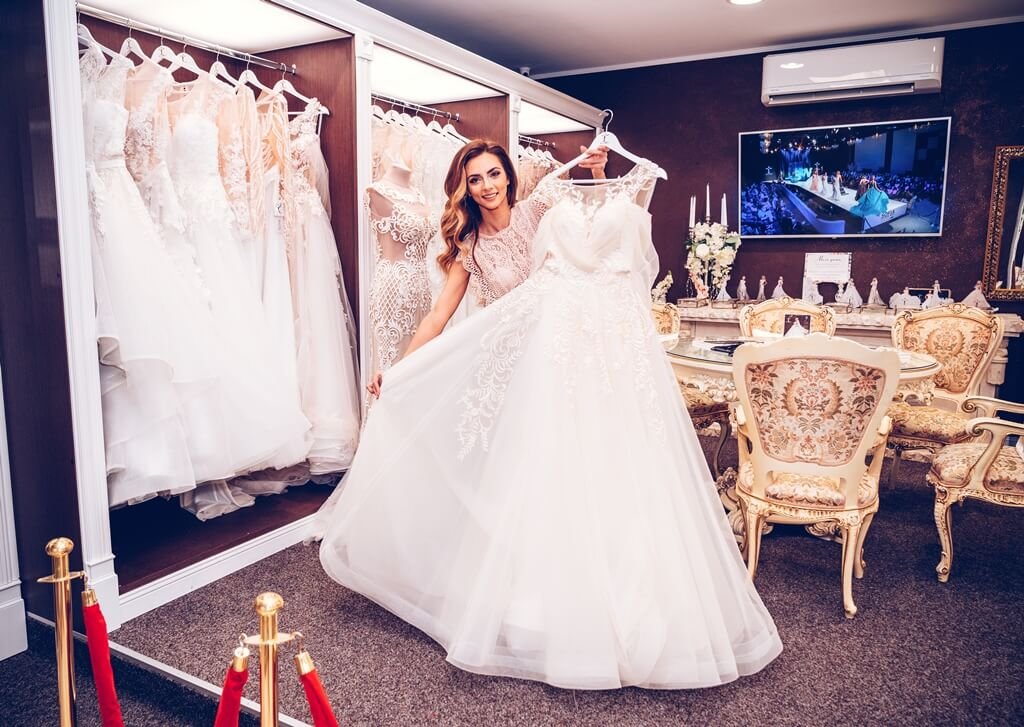 Радослава Лазарова по време на индивидуална консултация в сватбен център My Wedding.