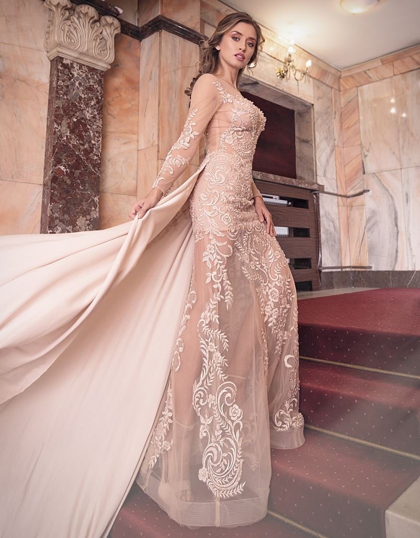 SANYA BORISOVA AND VERONIKA STEFANOVA IN A PHOTO SHOOT FOR BLINK