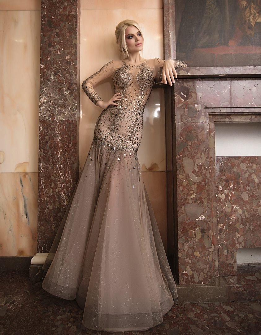 SANYA BORISOVA AND VERONIKA STEFANOVA IN A PHOTO SHOOT FOR BLINK